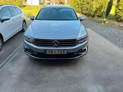 Silver Begagnad 2021 VW Passat GTE Kombi | 198 000 kr (Superpris)