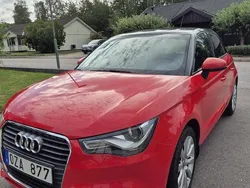 Röd Begagnad 2014 Audi A1 Sportback Sport Halvkombi | 80 000 kr (Marknadspris)