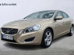 Ljusbrun (brun) Begagnad 2011 Volvo S60 Momentum Sedan | 94 900 kr (Marknadspris)