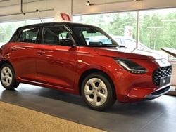 Röd Begagnad 2024 Suzuki Swift Halvkombi | 259 900 kr (Dyr)