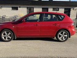 Röd Begagnad 2006 Mazda 3 Inclusive Halvkombi | 25 000 kr