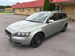 Ljusgrön (grön) Begagnad 2006 Volvo V50 Kombi | 33 500 kr (Marknadspris)