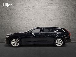 Svart Begagnad 2021 Volvo V90 Momentum Kombi | 279 000 kr (Bra pris)