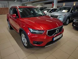 Röd Begagnad 2020 Volvo XC40 Momentum SUV | 289 000 kr (Marknadspris)