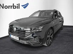 Mörkblå Begagnad 2022 VW Touareg R-line SUV | 679 000 kr (Marknadspris)