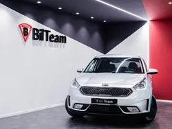 Grå Begagnad 2018 Kia Niro Advance SUV | 189 900 kr (Marknadspris)