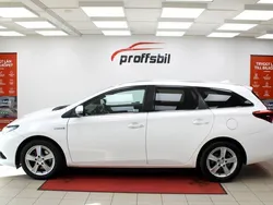 Vit Begagnad 2018 Toyota Auris Touring Sports Comfort Kombi | 129 500 kr (Marknadspris)