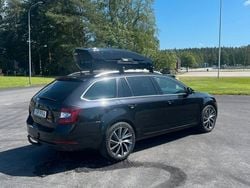 Svart Begagnad 2018 Skoda Octavia Kombi | 169 000 kr (Marknadspris)