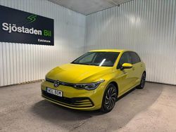 Gul Begagnad 2020 VW Golf VII Halvkombi | 229 800 kr (Marknadspris)