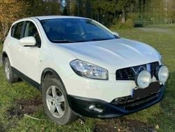 Vit Begagnad 2011 Nissan Qashqai SUV | 39 000 kr (Marknadspris)