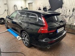 Svart Begagnad 2019 Volvo V60 Momentum Kombi | 259 500 kr (Bra pris)
