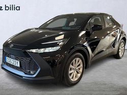 Svart Ny 2025 Toyota C-HR Active SUV | 358 500 kr (Lite dyr)
