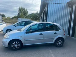 Ljusröd Begagnad 2005 Citroën C3 Halvkombi | 15 000 kr (Marknadspris)