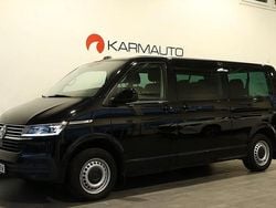 Svart Begagnad 2022 VW Caravelle Minibuss | 449 800 kr (Dyr)