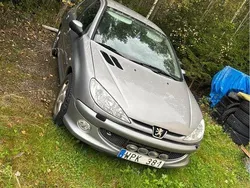 Grå Begagnad 2005 Peugeot 206 Sport Halvkombi | 14 500 kr (Marknadspris)