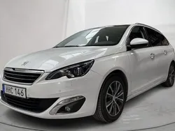 Vit Begagnad 2015 Peugeot 308 | 100 000 kr (Marknadspris)
