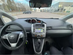 Blå Begagnad 2012 Toyota Verso Minibuss | 85 000 kr (Marknadspris)