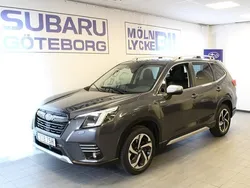 Grå Begagnad 2022 Subaru Forester SUV | 369 900 kr (Marknadspris)