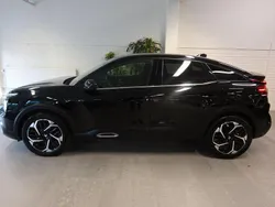 Svart Begagnad 2024 Citroën C4 PureTech Halvkombi | 225 500 kr (Marknadspris)