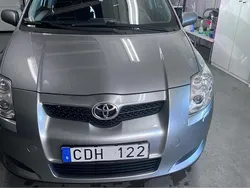 Grå Begagnad 2008 Toyota Auris Halvkombi | 69 500 kr (Marknadspris)