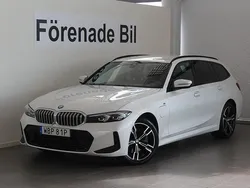 Vit (mineralvit ) Begagnad 2024 BMW 330e M Sport Kombi | 519 000 kr (Marknadspris)