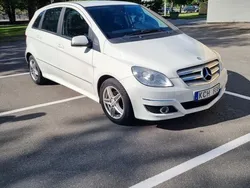 Vit Begagnad 2010 Mercedes B180 Minibuss | 36 500 kr (Superpris)