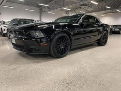 Svart Begagnad 2014 Ford Mustang Cab | 225 000 kr (Dyr)