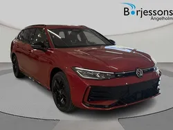 Röd Ny 2025 VW Passat Edition Kombi | 565 100 kr (Marknadspris)