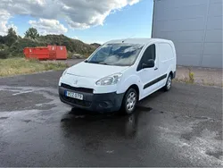 Vit Begagnad 2015 Peugeot Partner Minibuss | 59 500 kr (Marknadspris)
