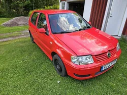 Röd Begagnad 2000 VW Polo Basis Halvkombi | 4 500 kr (Bra pris)
