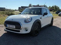 Vit Begagnad 2016 Mini Cooper Pepper Halvkombi | 109 000 kr (Marknadspris)