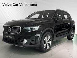 Svart Begagnad 2022 Volvo XC40 Core SUV | 294 900 kr (Superpris)