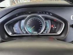 Vit Begagnad 2015 Volvo V40 Momentum Kombi | 100 000 kr (Superpris)