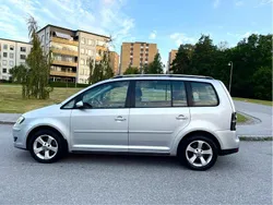 Silver Begagnad 2010 VW Touran Minibuss | 64 000 kr (Bra pris)
