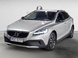 Silver Begagnad 2018 Volvo V40 CC Momentum Kombi | 189 900 kr (Marknadspris)