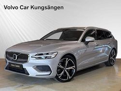 Silver Begagnad 2022 Volvo V60 Core Kombi | 389 900 kr (Marknadspris)