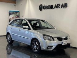 Silver Begagnad 2011 Kia Rio Halvkombi | 39 900 kr (Marknadspris)