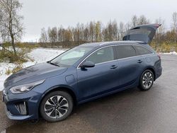 Blå Begagnad 2020 Kia Ceed Sportswagon Kombi | 200 000 kr (Marknadspris)