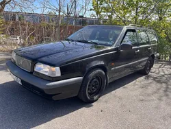 Svart Begagnad 1996 Volvo 850 Kombi | 25 000 kr