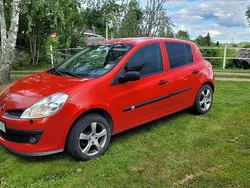 Röd Begagnad 2006 Renault Clio R.S. Halvkombi | 14 000 kr (Bra pris)