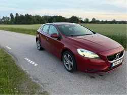 Röd Begagnad 2017 Volvo V40 Momentum Kombi | 115 000 kr (Bra pris)