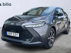 Mörkgrå Begagnad 2024 Toyota C-HR Style SUV | 364 900 kr (Marknadspris)