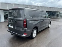 Ljusgrå (graphite dust metallic) Ny 2025 VW T6.1 Van | 584 000 kr (Marknadspris)