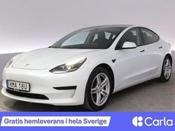 Vit Begagnad 2021 Tesla Model 3 Standard Range Plus Sedan | 252 900 kr (Marknadspris)