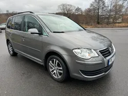 Mörkgrå Begagnad 2008 VW Touran Trendline Minibuss | 45 000 kr (Marknadspris)