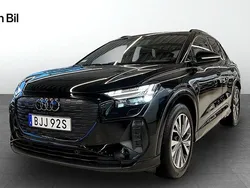 Svart Begagnad 2025 Audi Q4 e-tron Advanced Plus SUV | 579 000 kr (Marknadspris)