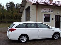 Vit Begagnad 2014 Toyota Auris Touring Sports Active Kombi | 94 500 kr (Marknadspris)