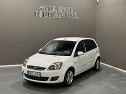 Vit Begagnad 2007 Ford Fiesta Halvkombi | 19 900 kr (Marknadspris)