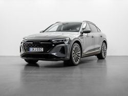 Grå Begagnad 2023 Audi Q8 e-tron Premium SUV | 749 000 kr (Lite dyr)