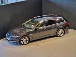 Mörkgrå Begagnad 2013 Jaguar XF Sportbrake Kombi | 129 000 kr
